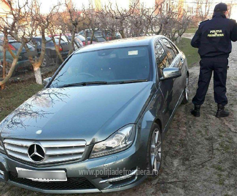 Гражданин РМ пытался ввезти на родину угнанный в Великобритании Mercedes