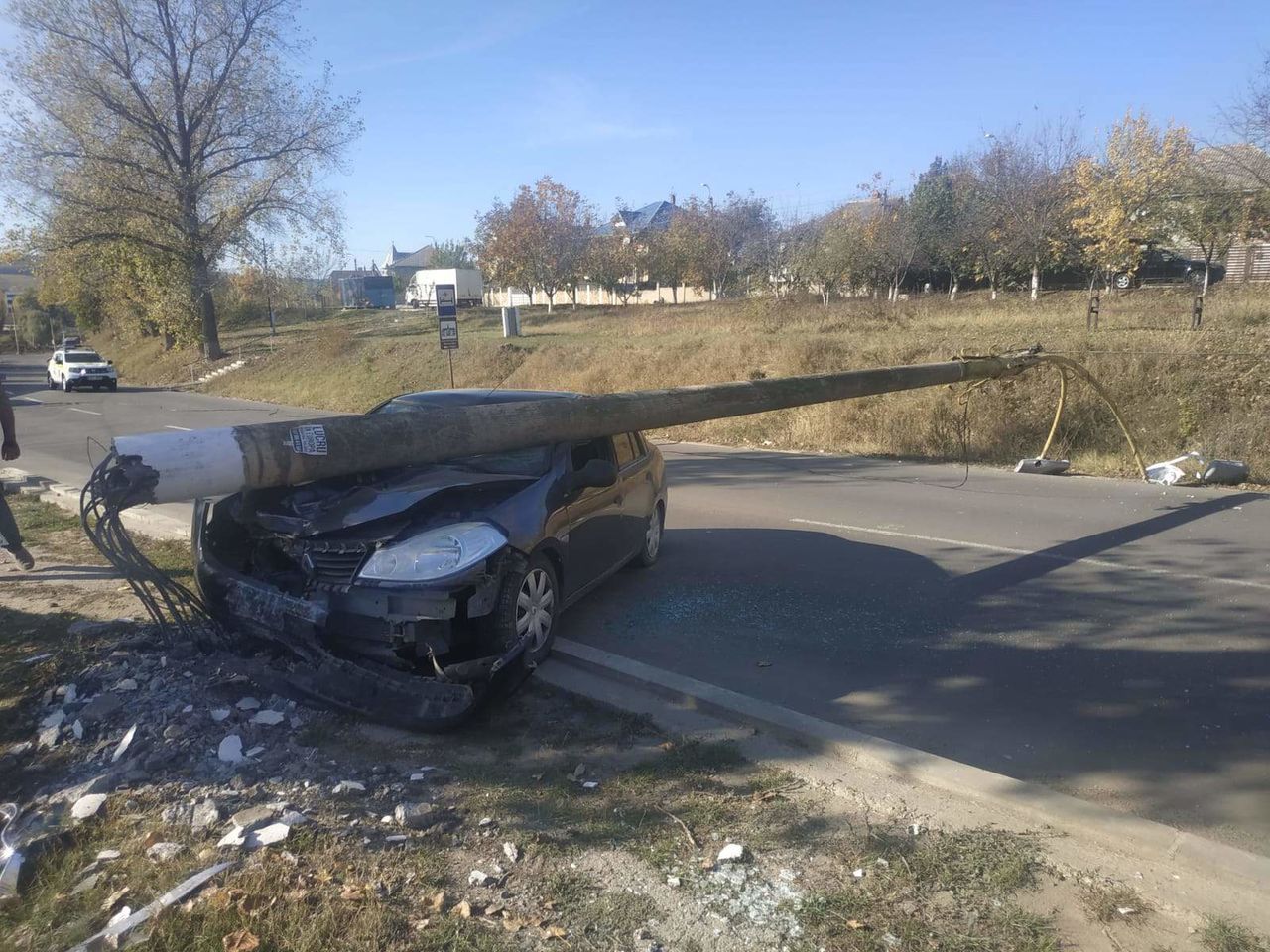 В Хынчештском районе автомобиль врезался в столб
