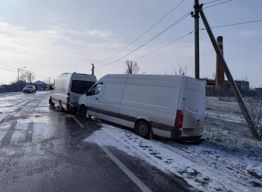 Accident în orașul Cupcini: Două microbuze s-au tamponat