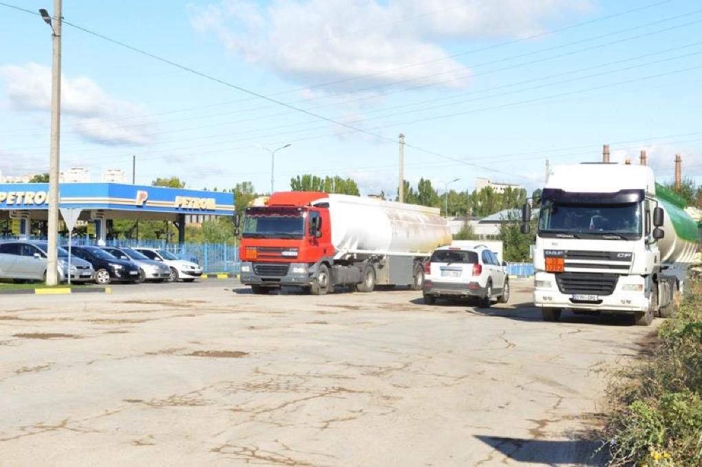 Экономические агенты помогут с ремонтом дороги одной из улиц Кишинева