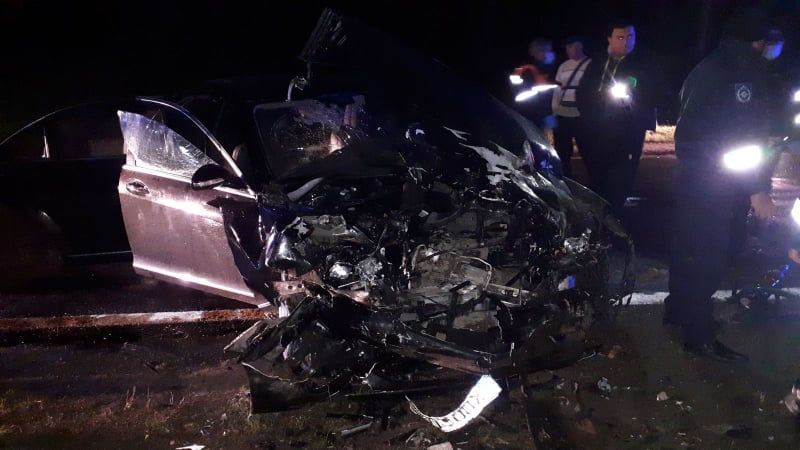 Спасатели освободили 4 человек, которых зажало в поврежденных в ДТП авто