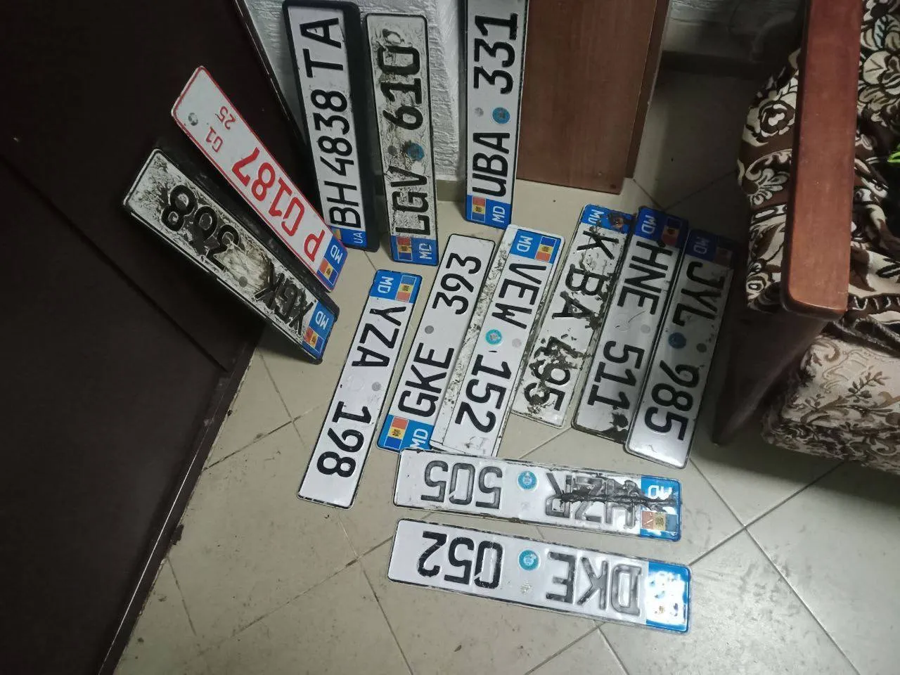 Atenție, șoferi: Au fost găsite mai multe plăcuțe de înmatriculare