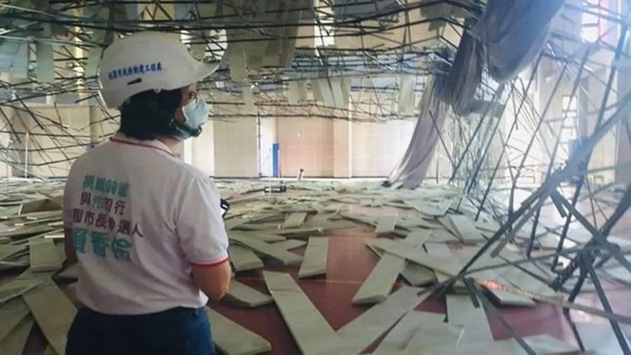 Землетрясение 6,9 на Тайване: погиб человек, на детей обрушился потолок спортзала