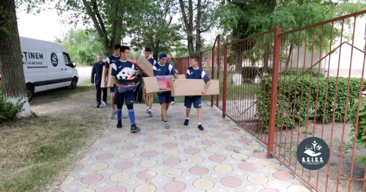 Ассоциация A.S.I.C.S. вручила награду команде, занявшей второе место в чемпионате по мини-футболу