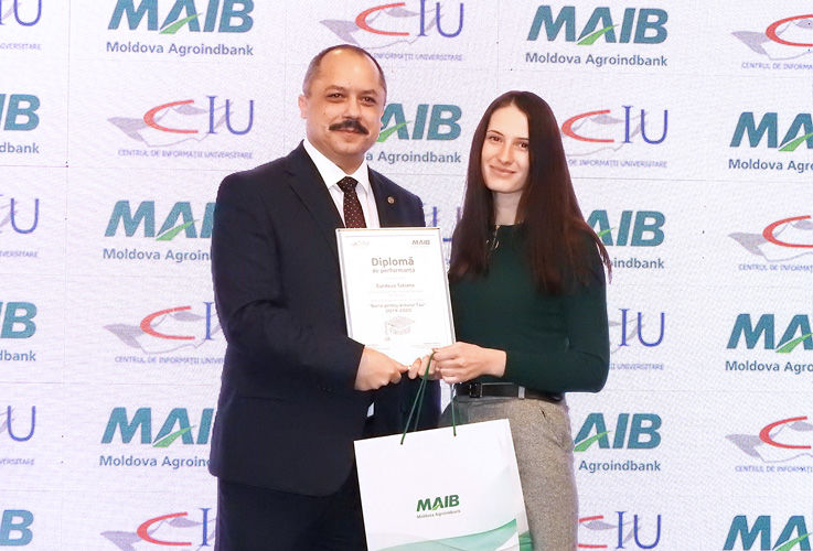 MAIB предоставил „Стипендии для твоего будущего” для 30 студентов ®