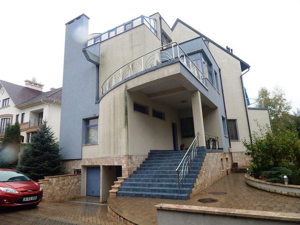 Cum arată și cât costă cele mai luxoase 7 case din Chișinău. Cea mai scumpă valorează peste 1.000.000 de euro