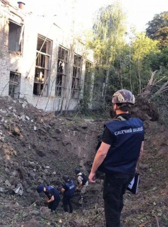 По Харькову нанесен ракетный удар: начался пожар в здании учебного заведения