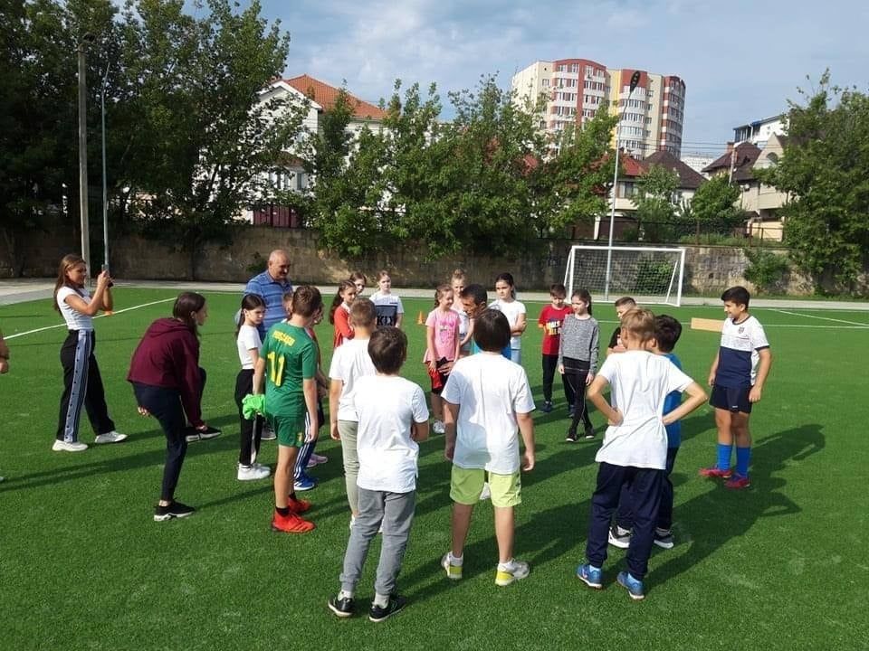 В шести столичных лицеях откроют футбольные классы