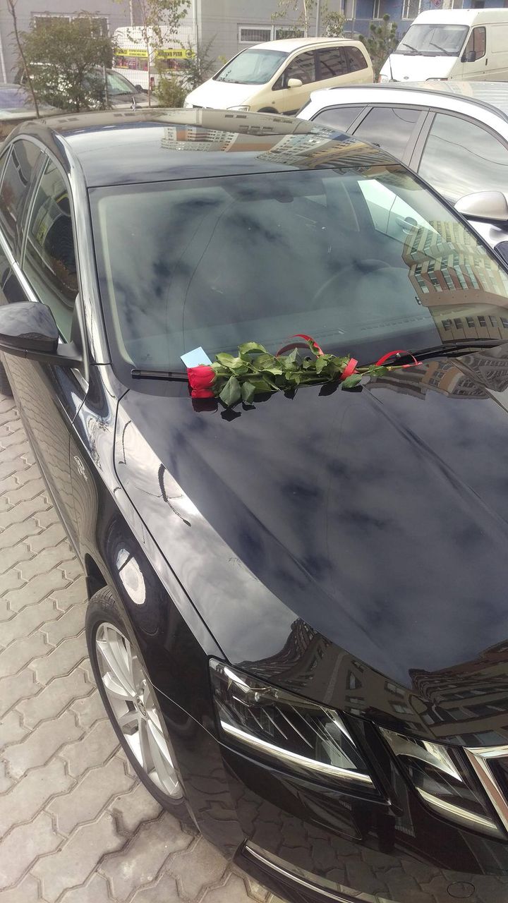 Surpriză romantică pentru o şoferiţă obraznică din Capitală