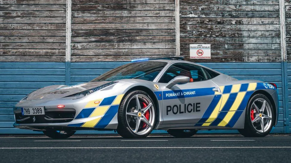 Чешская полиция пополнила автопарк Ferrari, конфискованным у преступников