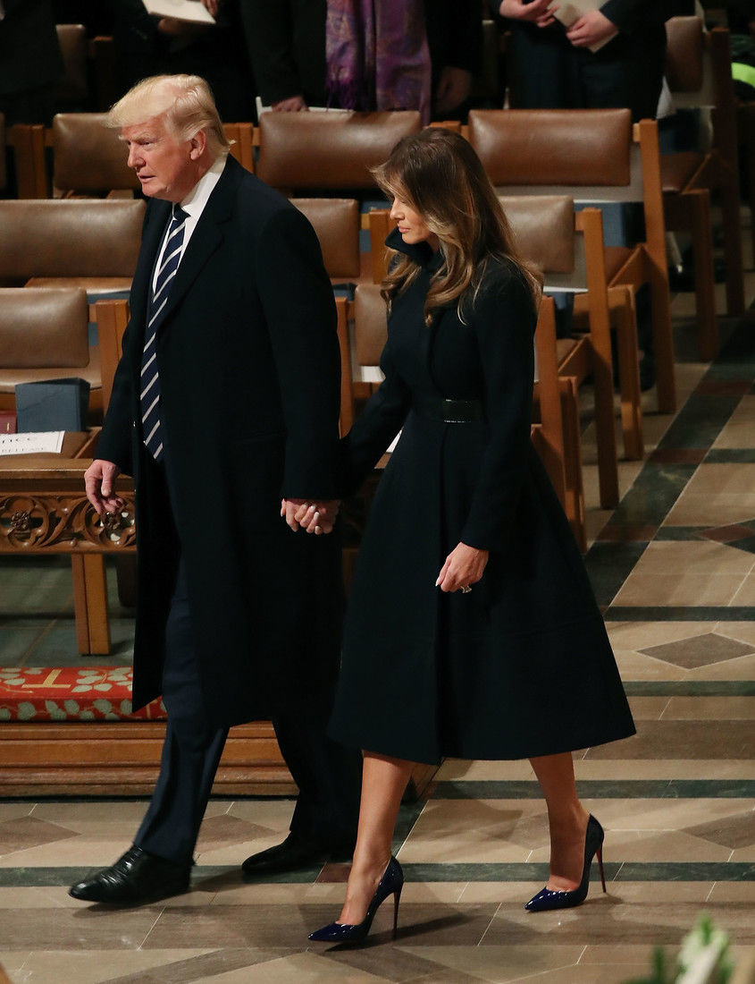 Эксперт по языку тела считает, что Мелания и Дональд Трампы несчастливы в браке и мечтают расстаться