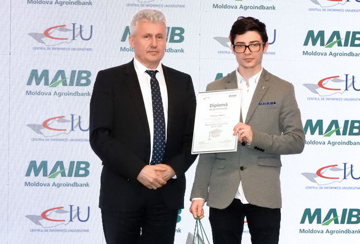 MAIB предоставил „Стипендии для твоего будущего” для 30 студентов ®