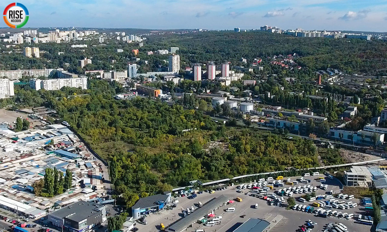 Влад Плахотнюк продал офисное здание GBC