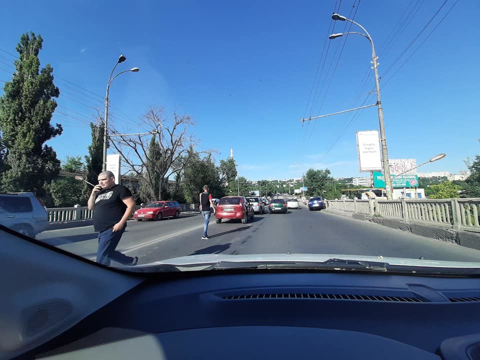 В Кишиневе на ул. Измаил столкнулись шесть автомобилей