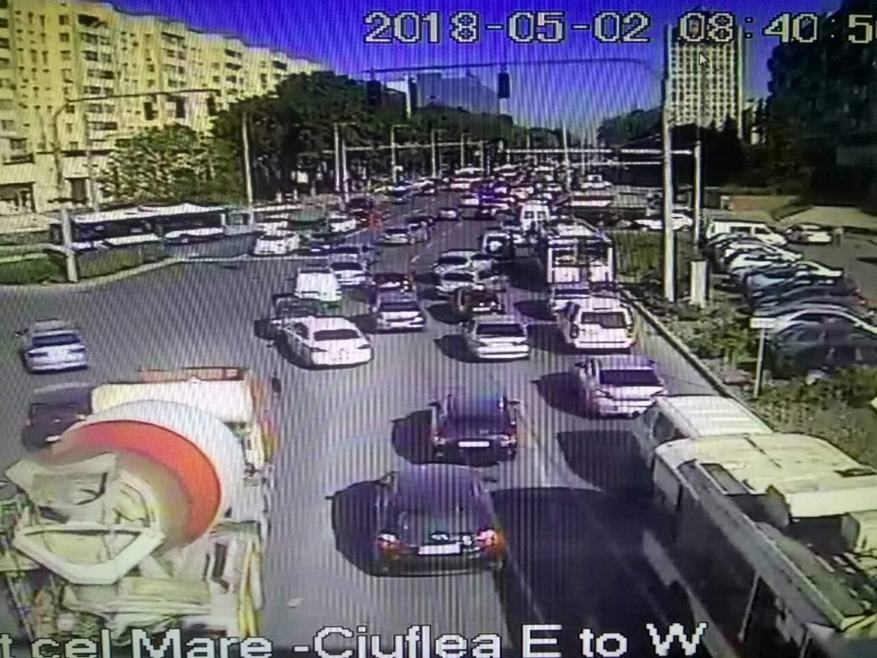 Служба InfoTrafic сообщила о ДТП и пробках в столице