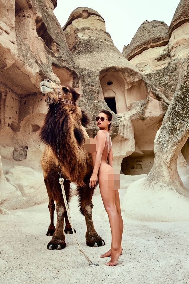 Модель Playboy оголилась в Соборе Святой Софии в Стамбуле