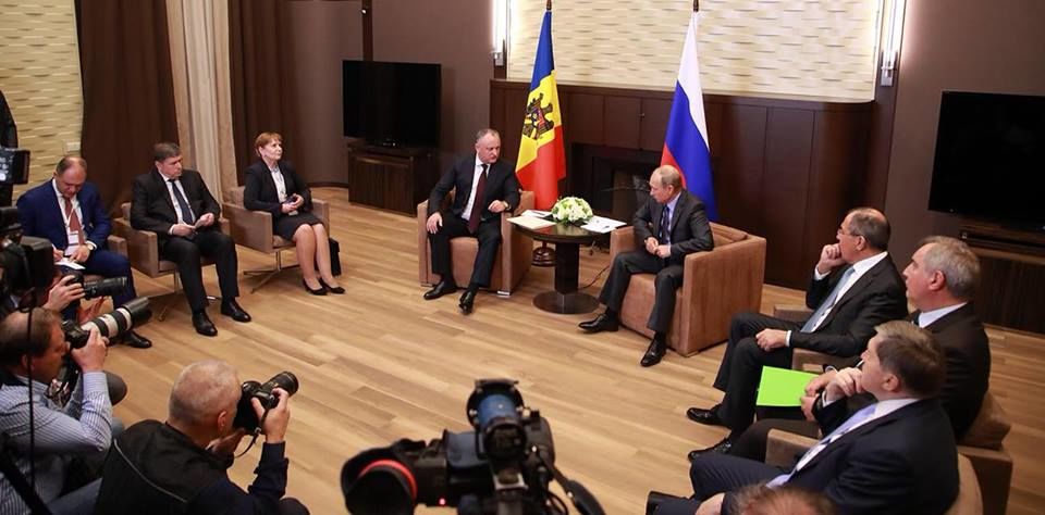 Стало известно, о чем говорили Додон и Путин в Сочи