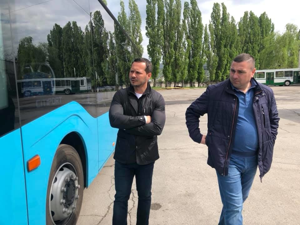 Побывав в троллейбусном парке, Кодряну нашел машины своего возраста