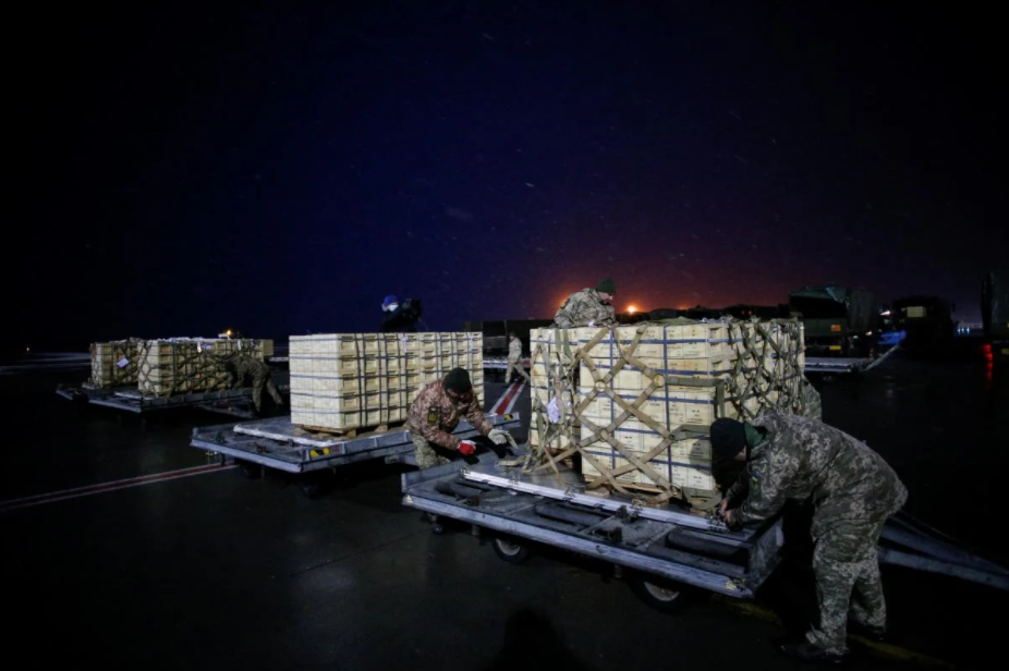 В Украину прибыл восьмой самолёт из США с 86 тоннами боеприпасов