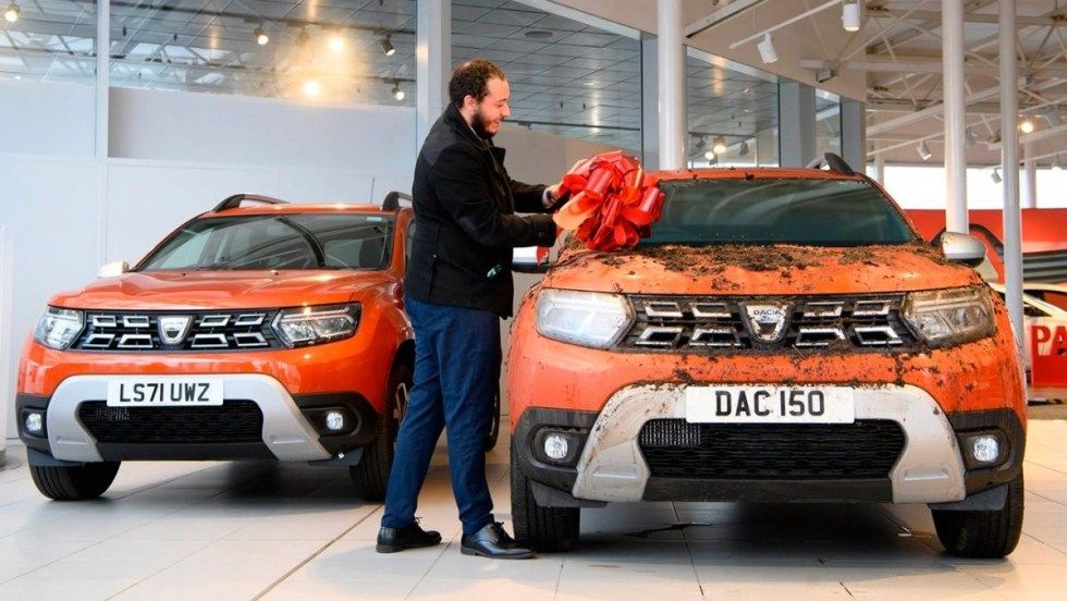 Dacia представила первую в мире бесплатную грязевую ванну для внедорожников