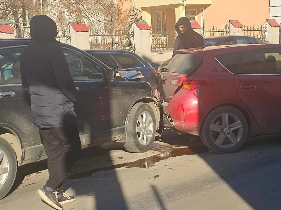 Trei automobile, implicate într-un accident din Bălți