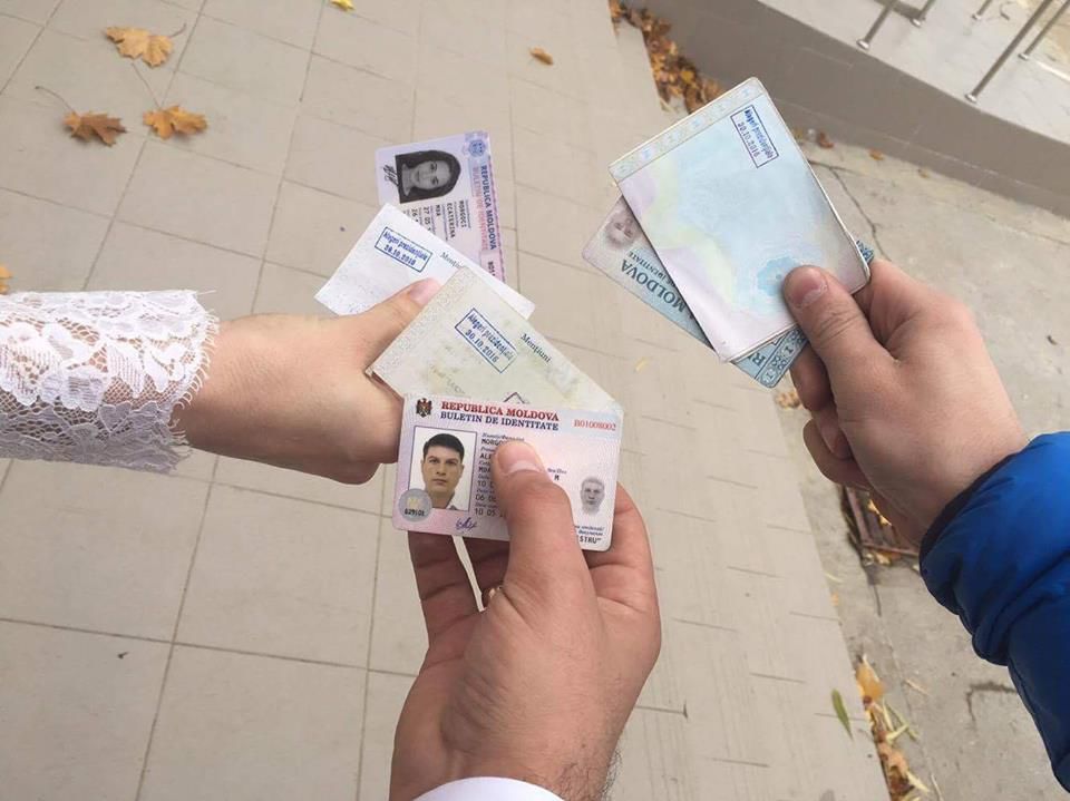 В Кишиневе молодые поженились прямо в день выборов