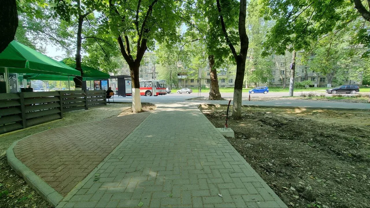 На Буюканах завершаются работы по обустройству 3-х дворов многоквартирных домов