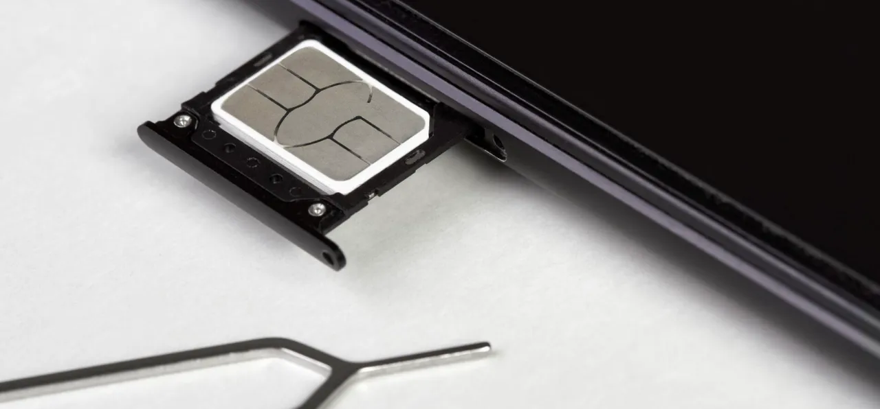 Apple Authorized Reseller: iPhone с eSIM — шаг в будущее