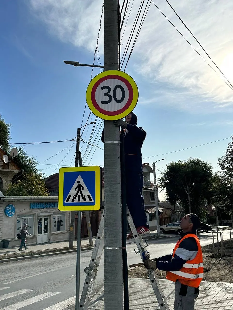 В Кишиневе продолжаются работы по обслуживанию дорожной инфраструктуры