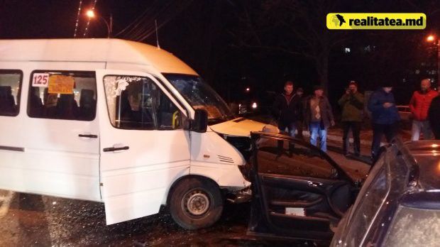 В Кишиневе произошло серьезное ДТП с участием маршрутки