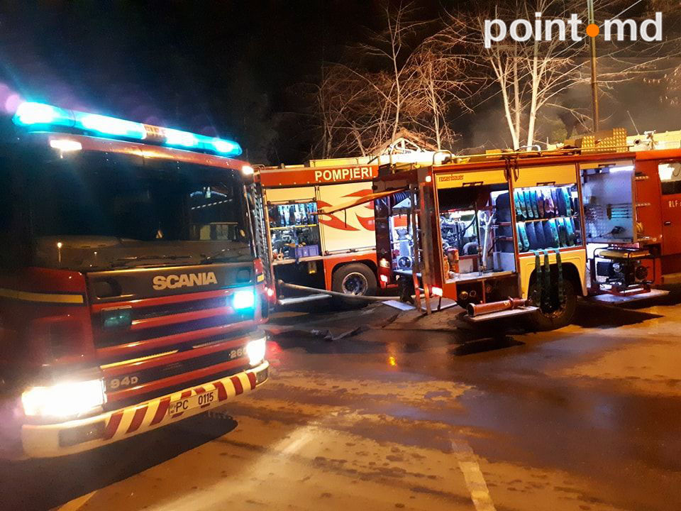На Рышкановке произошел пожар в ресторане "Кавказская пленница"