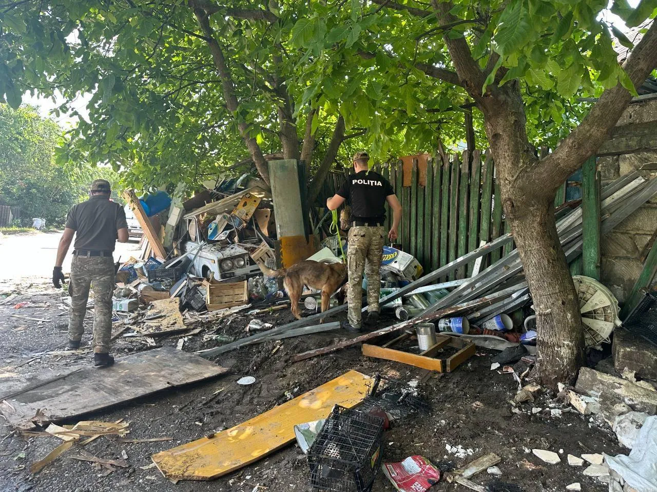 В столице ликвидирована мусорная свалка, устроенная владельцем здания