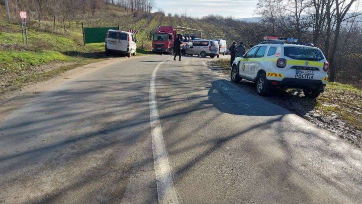 В Каларашском районе машина скорой помощи столкнулась с грузовиком