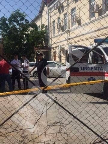На одной из столичных строек рабочий насмерть разбился, упав с крана