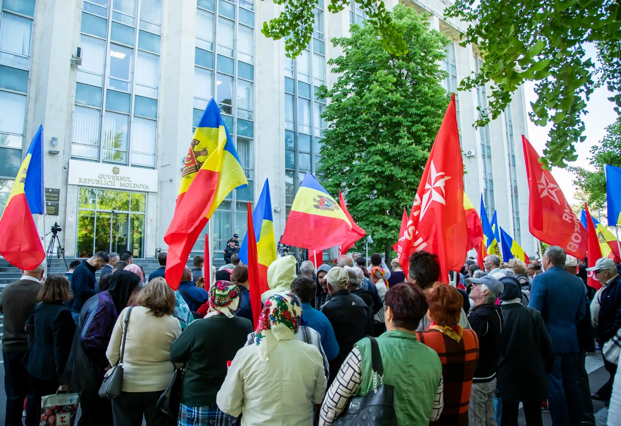Протест у правительства: социалисты требуют отставки Гаврилицы