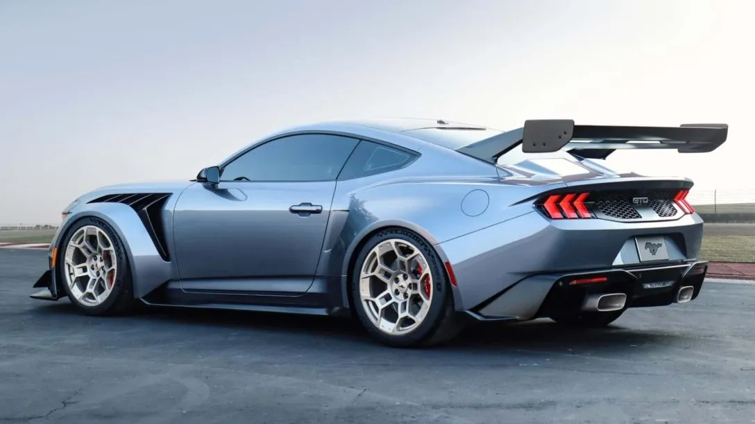 Представлен самый быстрый Ford Mustang в истории: 800 сил