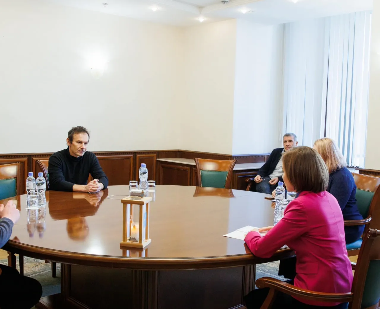 Санду - Вакарчуку: Мы и дальше будем поддерживать Украину в борьбе за свободу