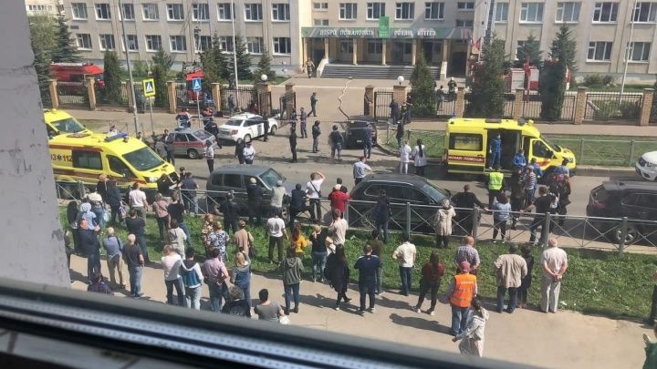 В результате стрельбы в казанской школе погибли 8 человек