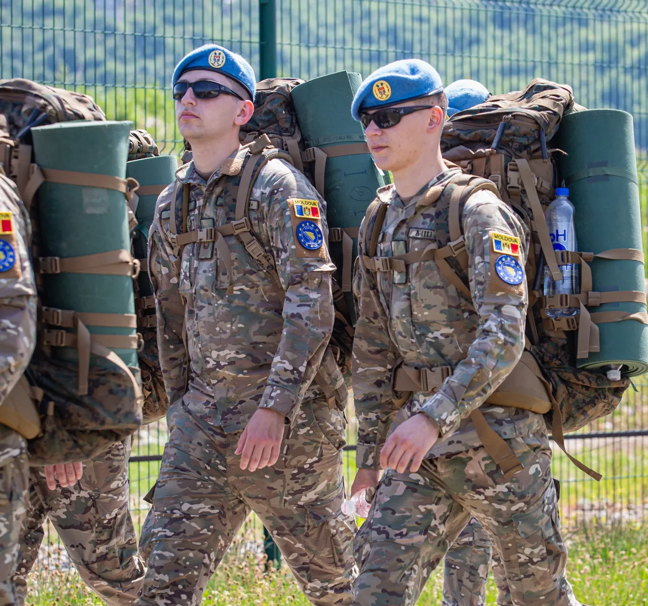 Pacificatorii moldoveni din Bosnia și Herțegovina, la pas într-un marș pe o distanță de 22 de km