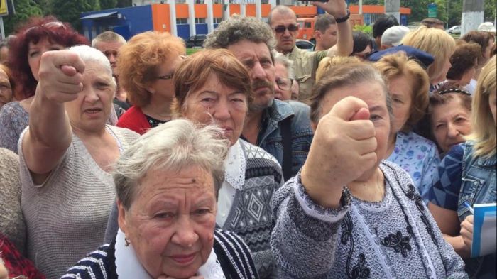 В Одессе протестовали против переименования проспекта Маршала Жукова в честь Небесной сотни