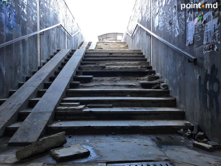 Горожане просят Сильвию Раду отремонтировать подземку на Виадуке и создали петицию