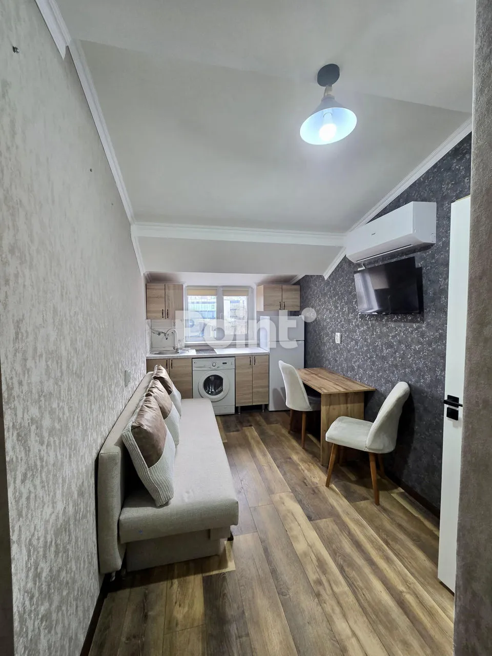 În Capitală se vinde o mansardă în care trebuie să urci pe o scară pliabilă