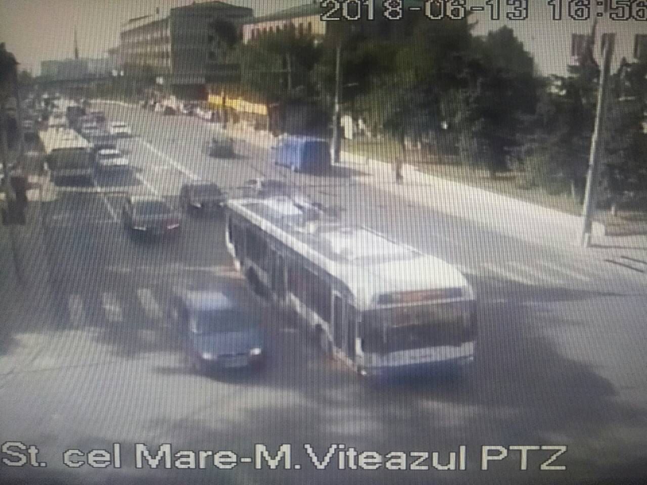 В столице произошло ДТП, в ряде районов образовались пробки