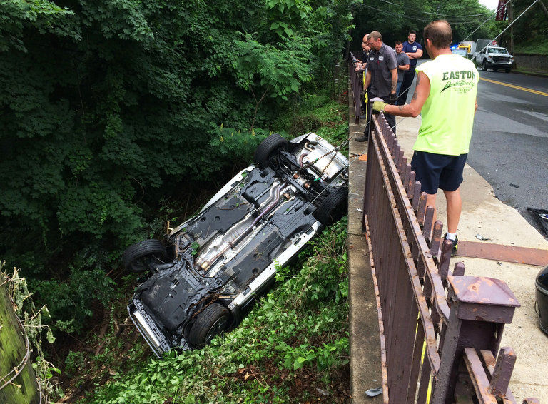 Un bărbat le mulţumeşte celor de la Volvo pentru că i-au salvat familia