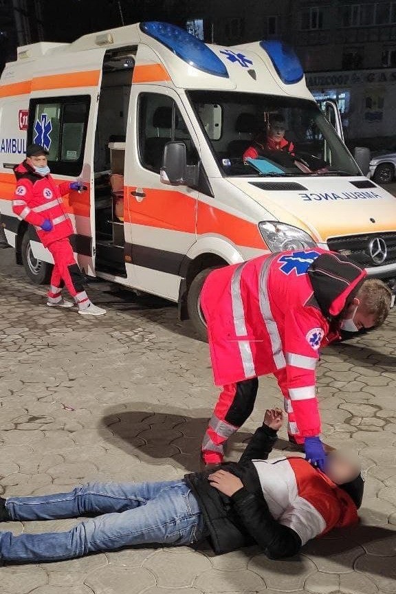 Стало плохо на улице в Комрате: «скорая помощь» забрала мужчину в больницу