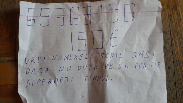 Se întâmplă în Chișinău. Au furat plăcuțele de înmatriculare și cer 150 de euro