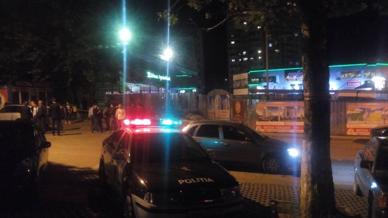 В центре Рышкановки произошел обвал земли возле строящегося дома