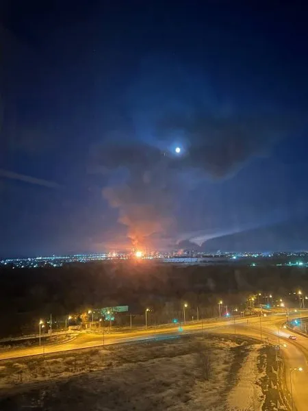 В Самарской области после удара дрона произошел пожар на НПЗ