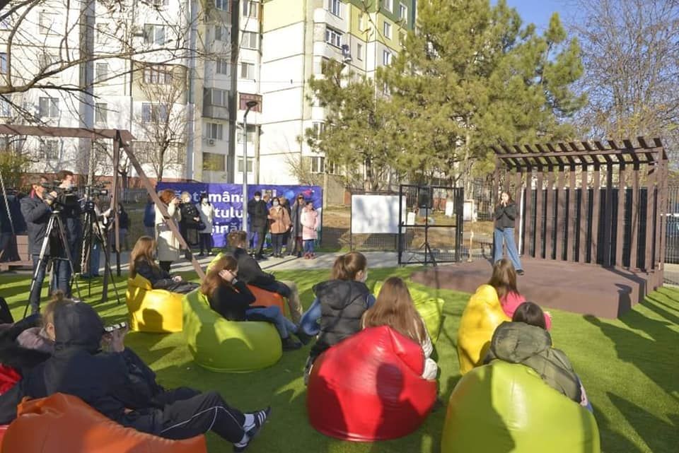 В столичном секторе Чеканы открылся Сквер молодежи