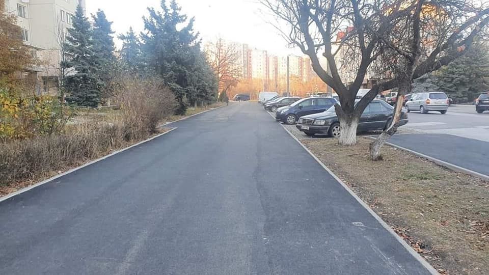 Во многих секторах столицы проводится ремонт тротуаров